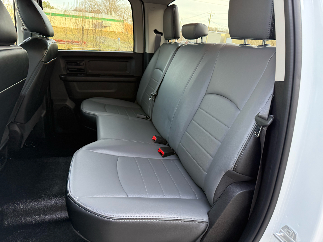 RAM 1500 Classic Tradesman 4x2 Crew Cab 5'7" Box 2023