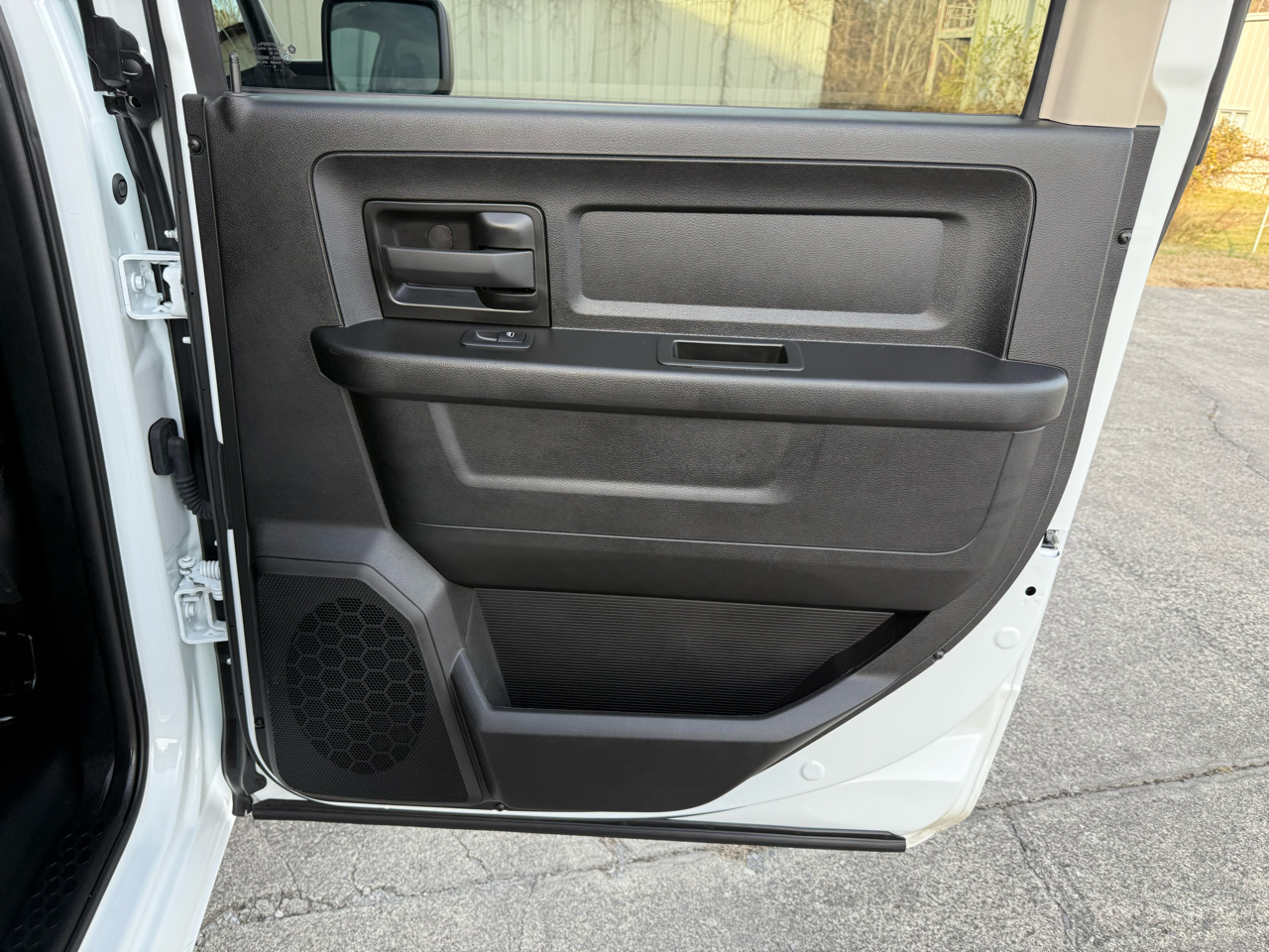 RAM 1500 Classic Tradesman 4x2 Crew Cab 5'7" Box 2023