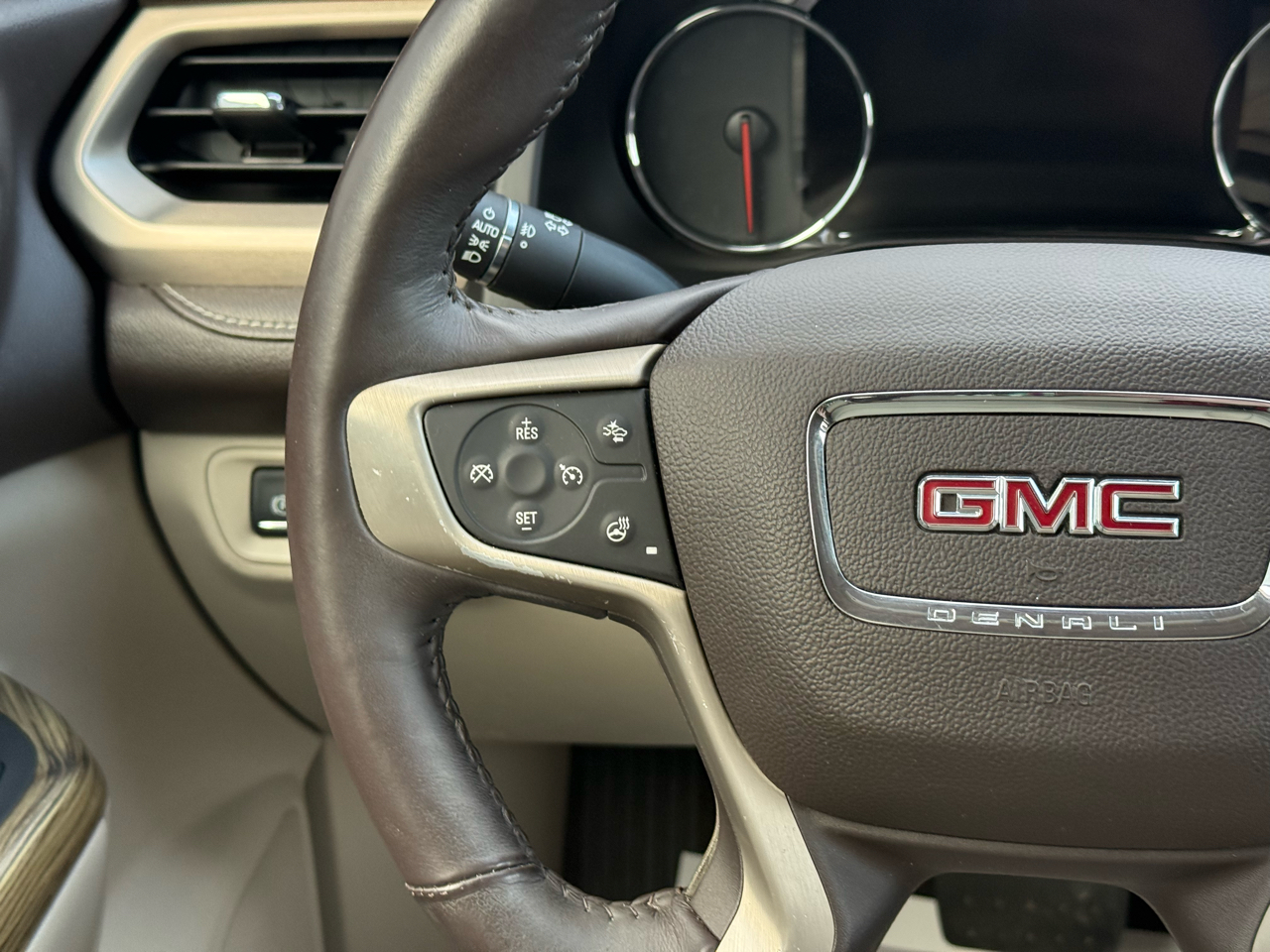 GMC Acadia Denali 2017