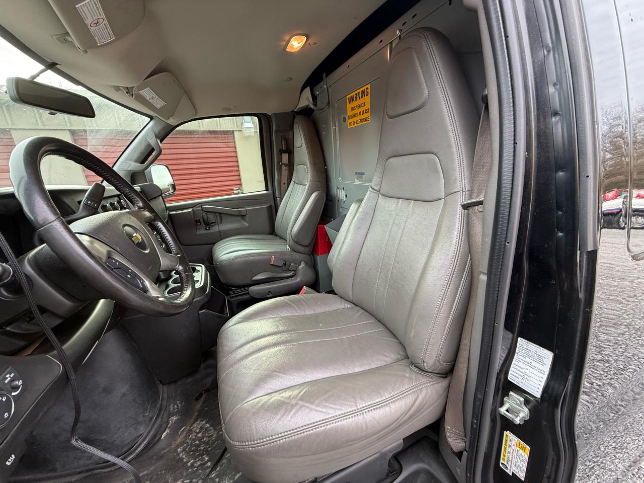 Chevrolet Express Cargo Van RWD 2500 135" 2018