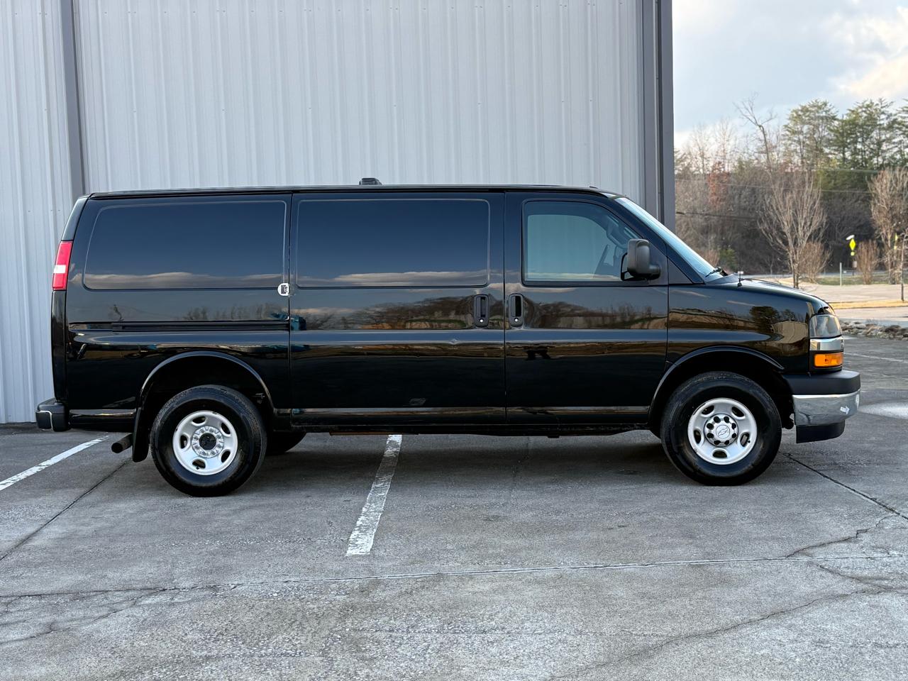 Chevrolet Express Cargo Van RWD 2500 135" 2018