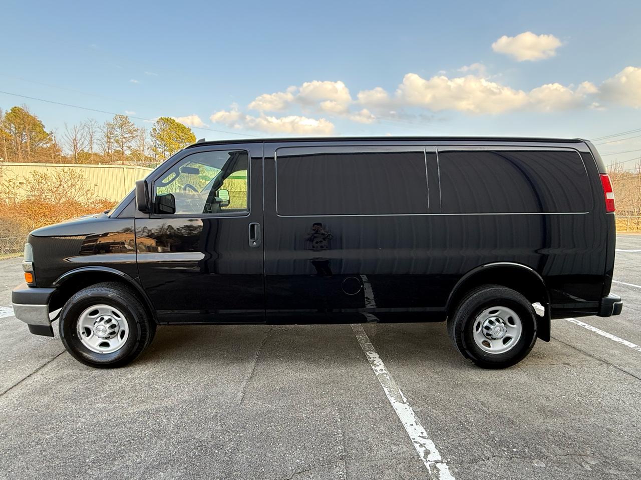 Chevrolet Express Cargo Van RWD 2500 135" 2018