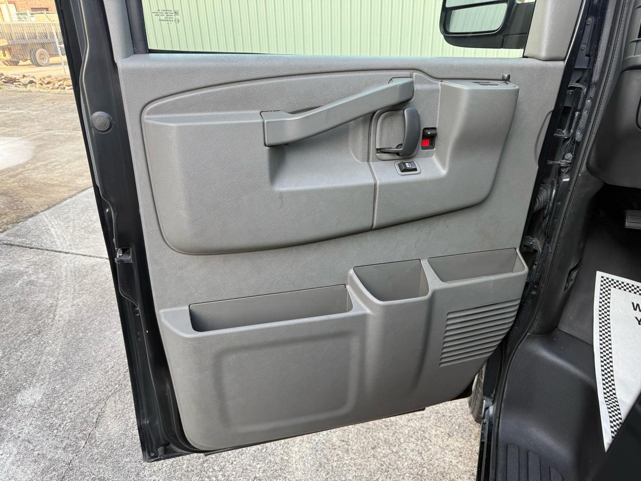 Chevrolet Express Cargo Van RWD 2500 135" 2018