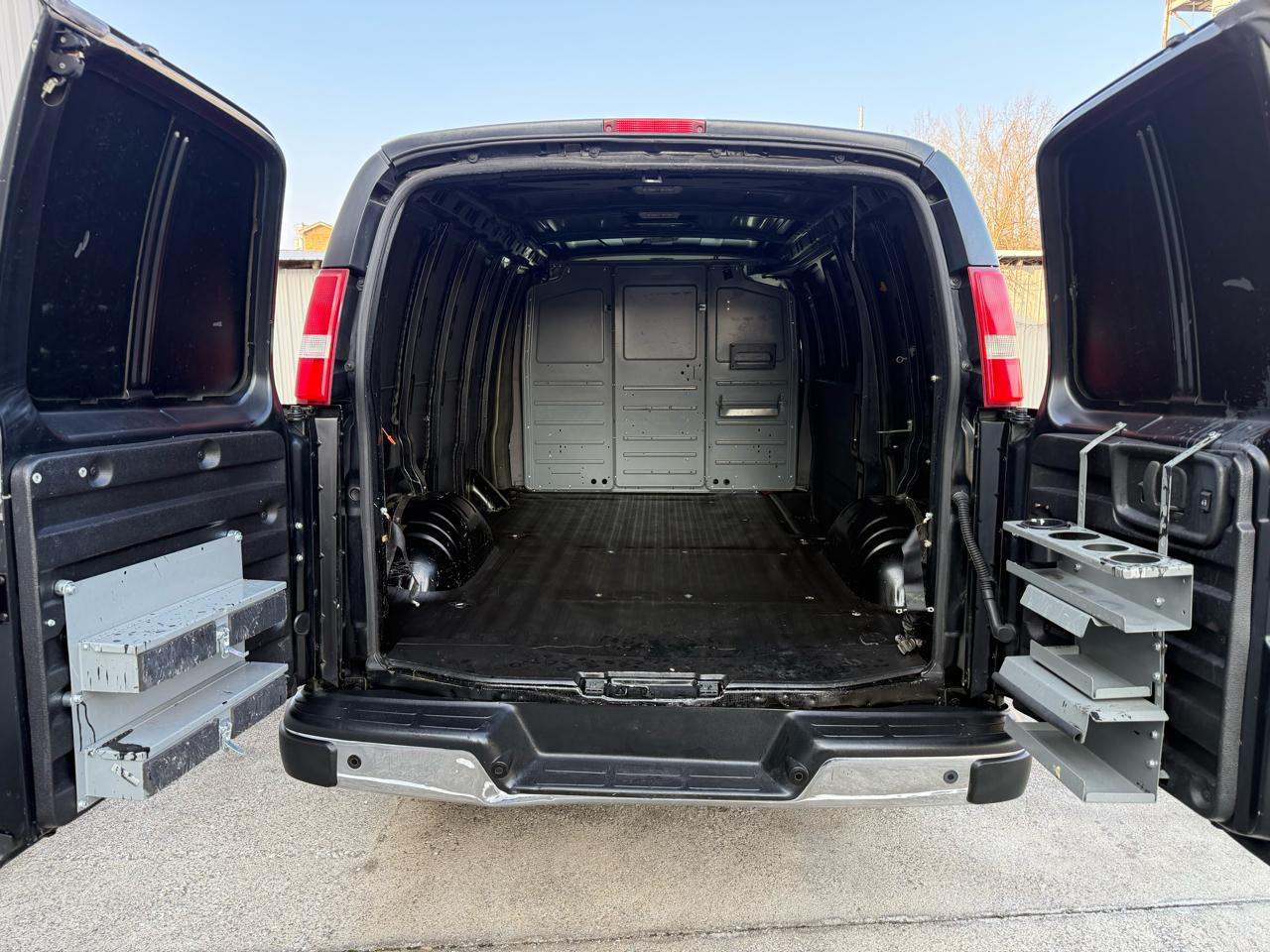 Chevrolet Express Cargo Van RWD 2500 135" 2018