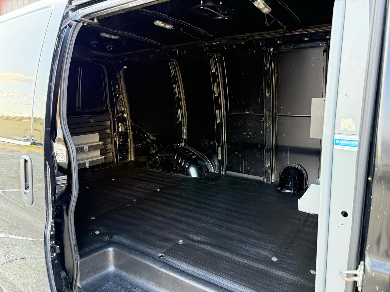 Chevrolet Express Cargo Van RWD 2500 135" 2018