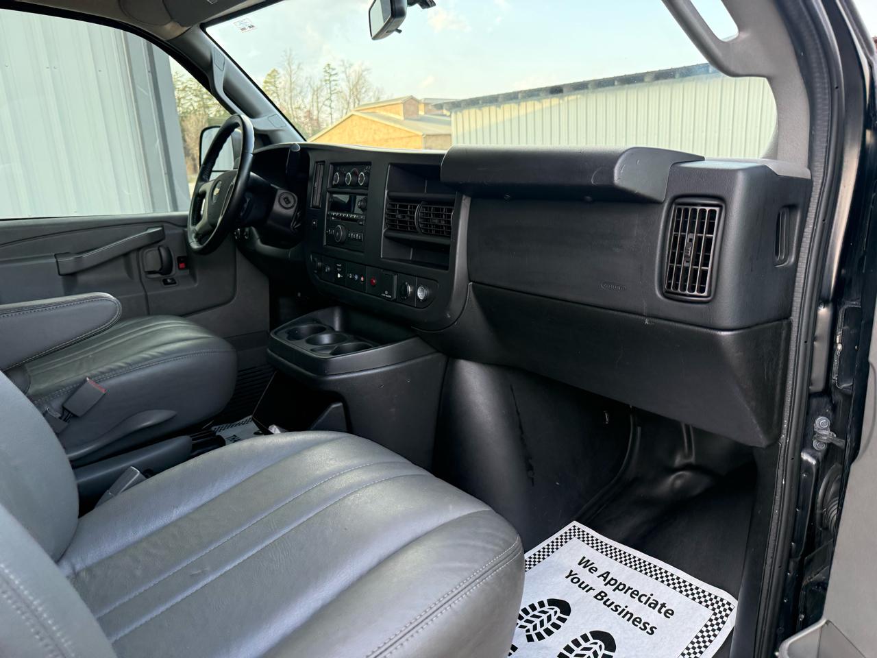 Chevrolet Express Cargo Van RWD 2500 135" 2018