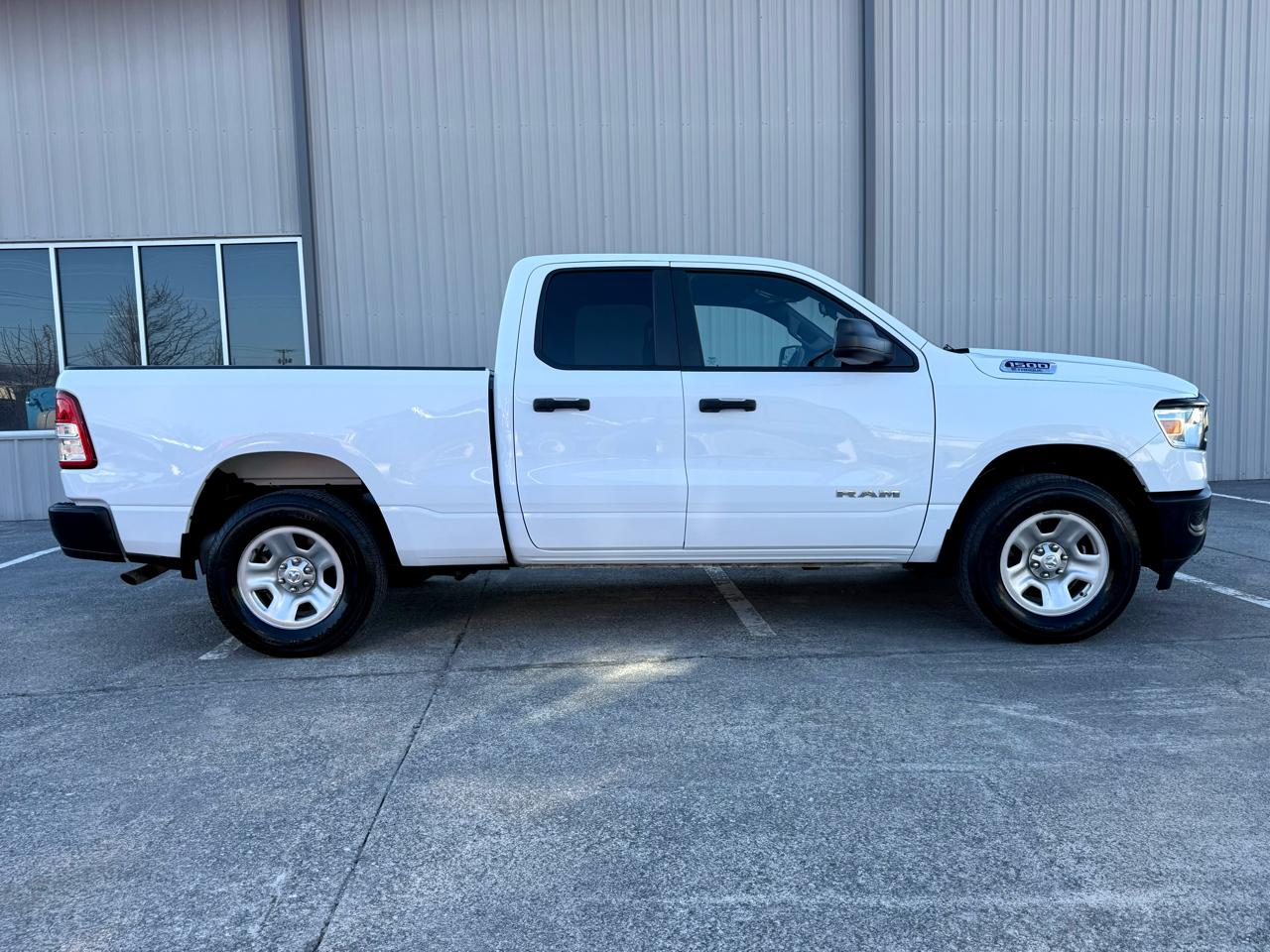 RAM 1500 Tradesman 4x4 Quad Cab 6'4" Box 2022