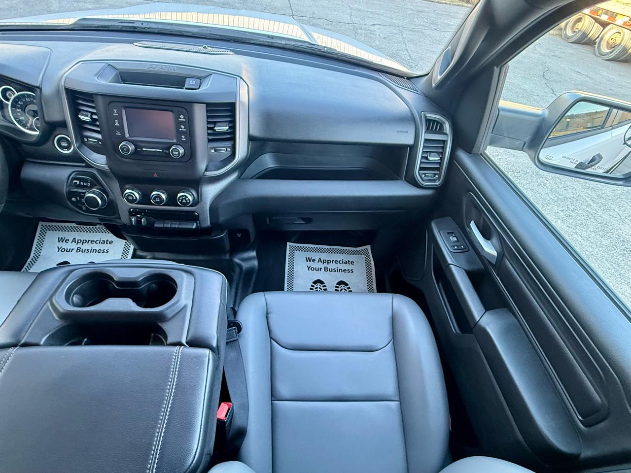 RAM 1500 Tradesman 4x4 Quad Cab 6'4" Box 2022