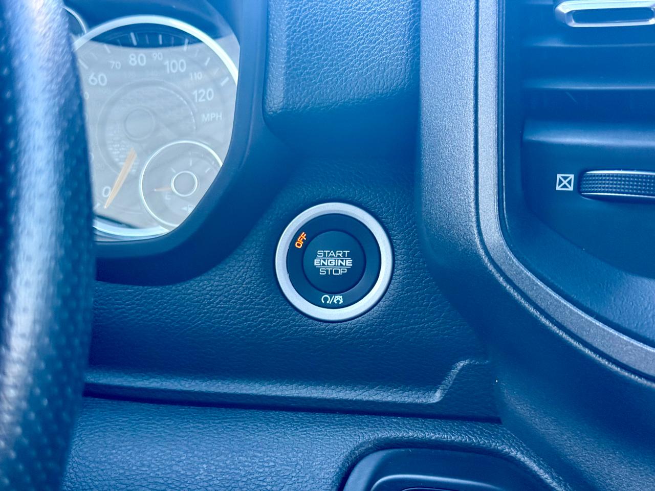 RAM 1500 Tradesman 4x4 Quad Cab 6'4" Box 2022