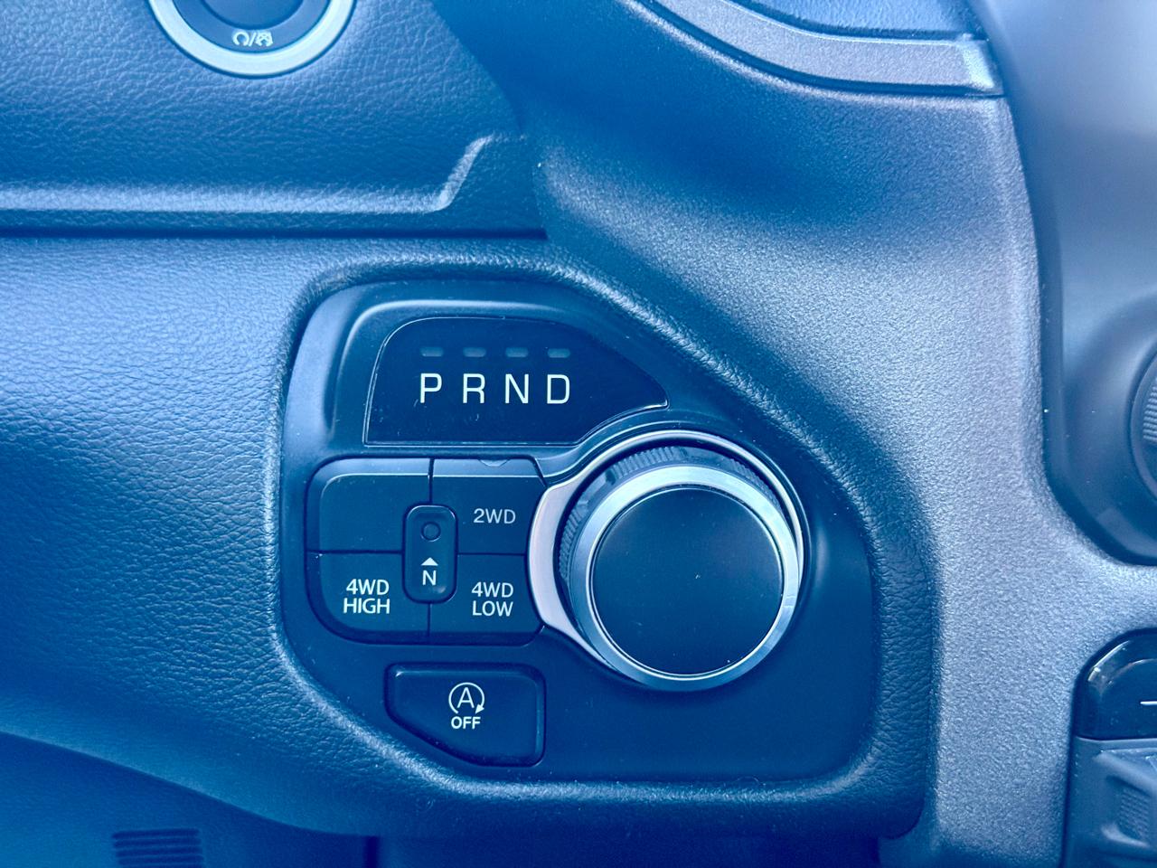 RAM 1500 Tradesman 4x4 Quad Cab 6'4" Box 2022