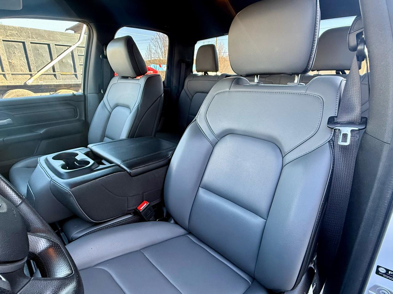 RAM 1500 Tradesman 4x4 Quad Cab 6'4" Box 2022