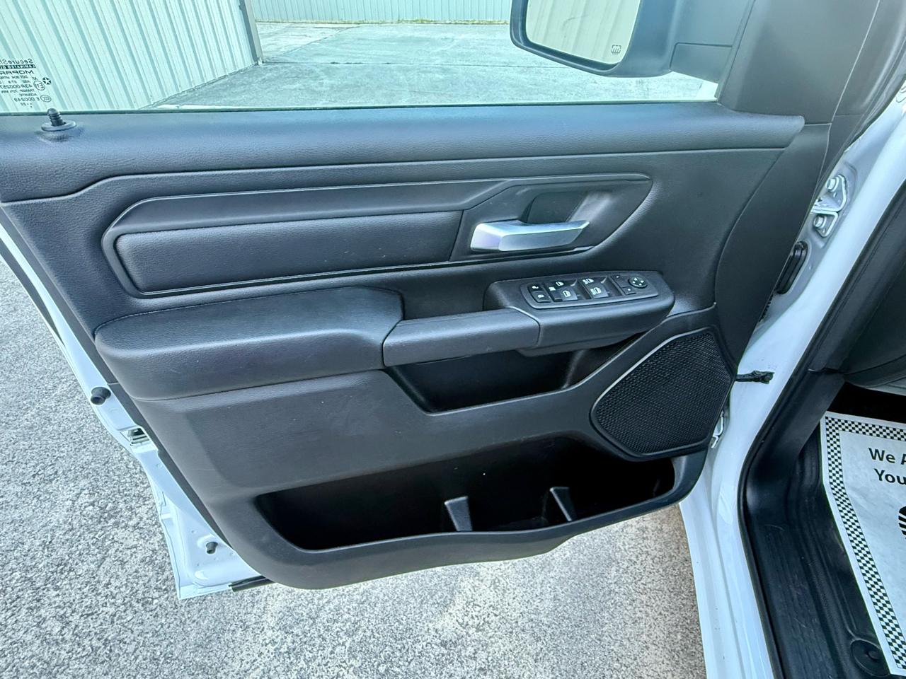 RAM 1500 Tradesman 4x4 Quad Cab 6'4" Box 2022