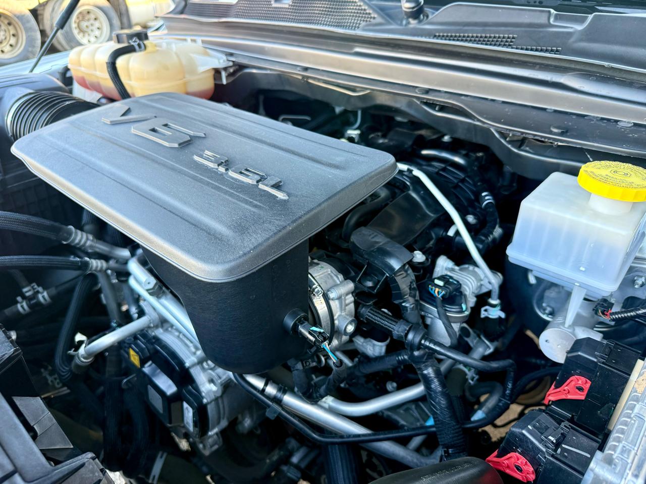 RAM 1500 Tradesman 4x4 Quad Cab 6'4" Box 2022