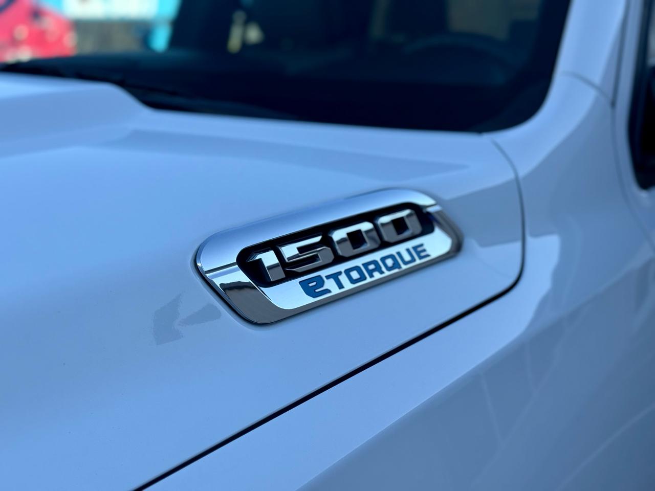 RAM 1500 Tradesman 4x4 Quad Cab 6'4" Box 2022