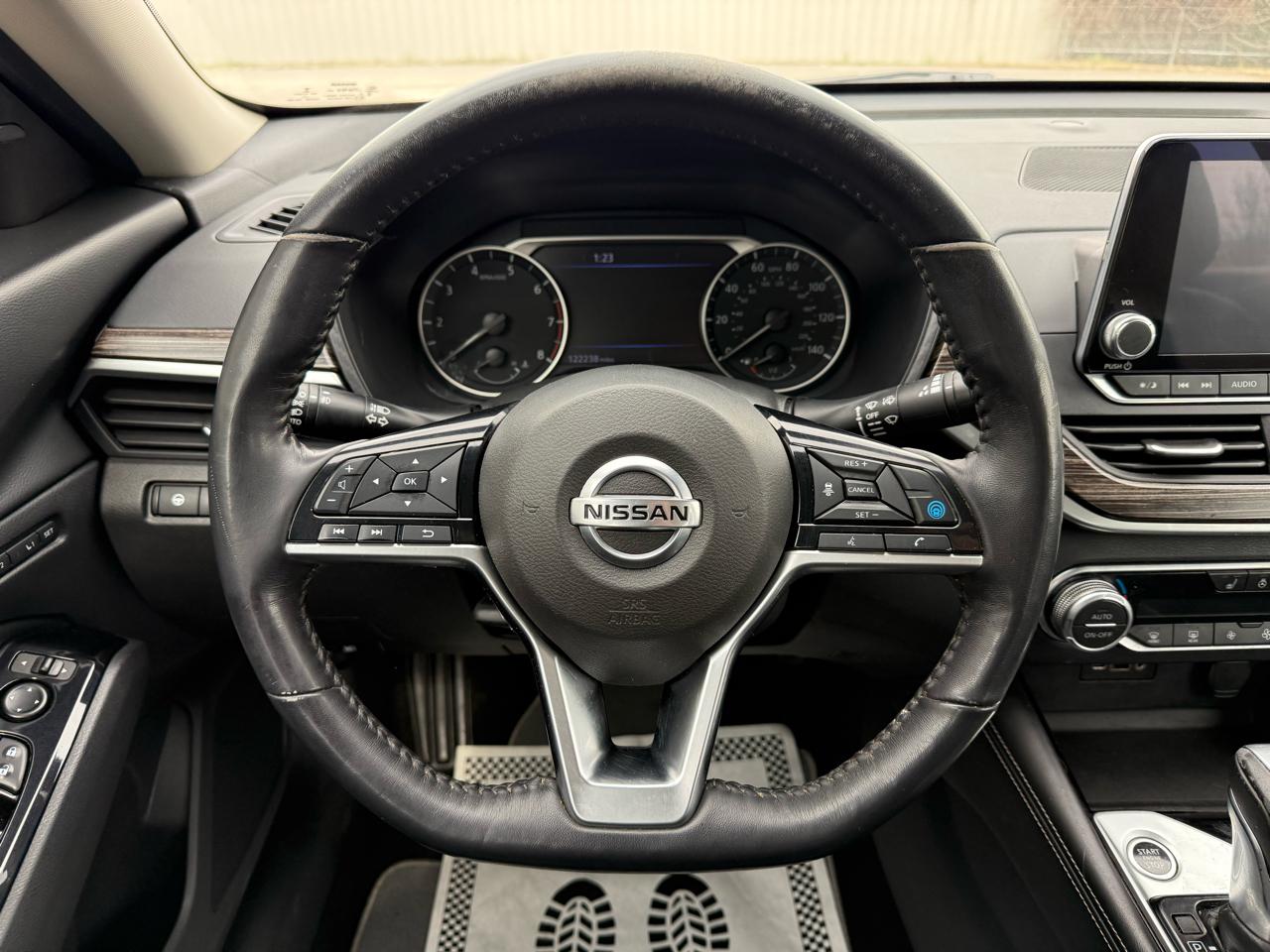 2020 Nissan Altima Platinum - Photo 13