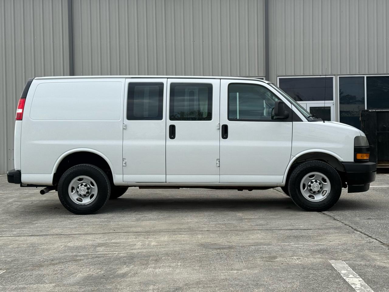Chevrolet Express Cargo Van RWD 2500 135" 2019