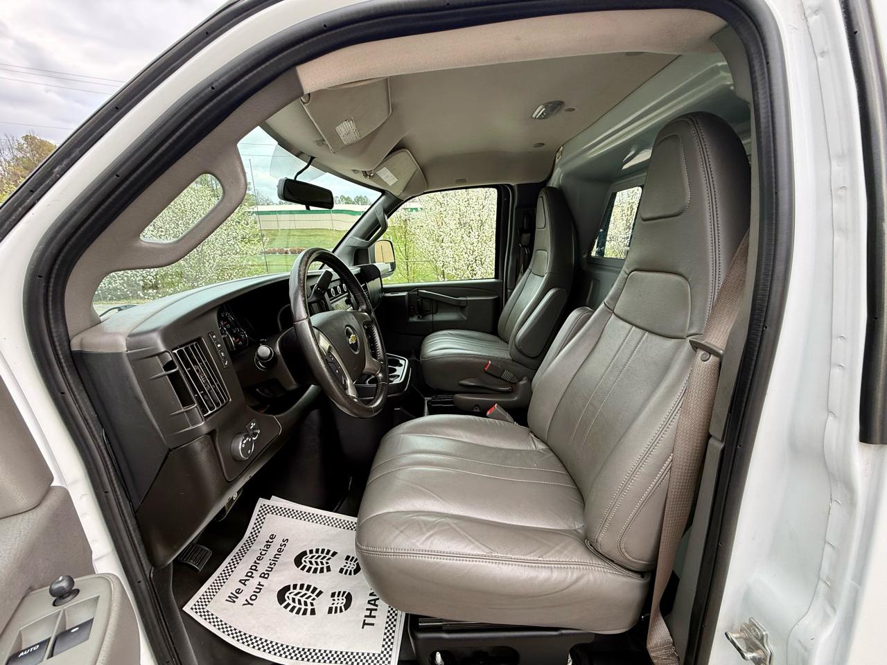 Chevrolet Express Cargo Van RWD 2500 135" 2019