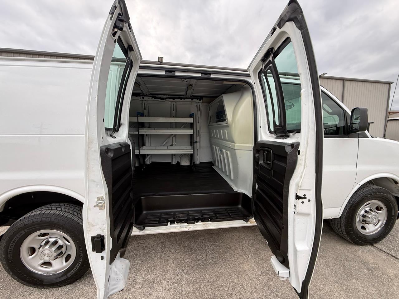 Chevrolet Express Cargo Van RWD 2500 135" 2019