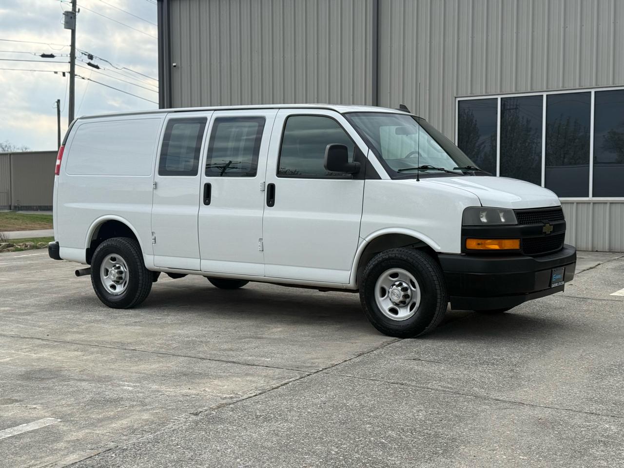 Chevrolet Express Cargo Van RWD 2500 135" 2019