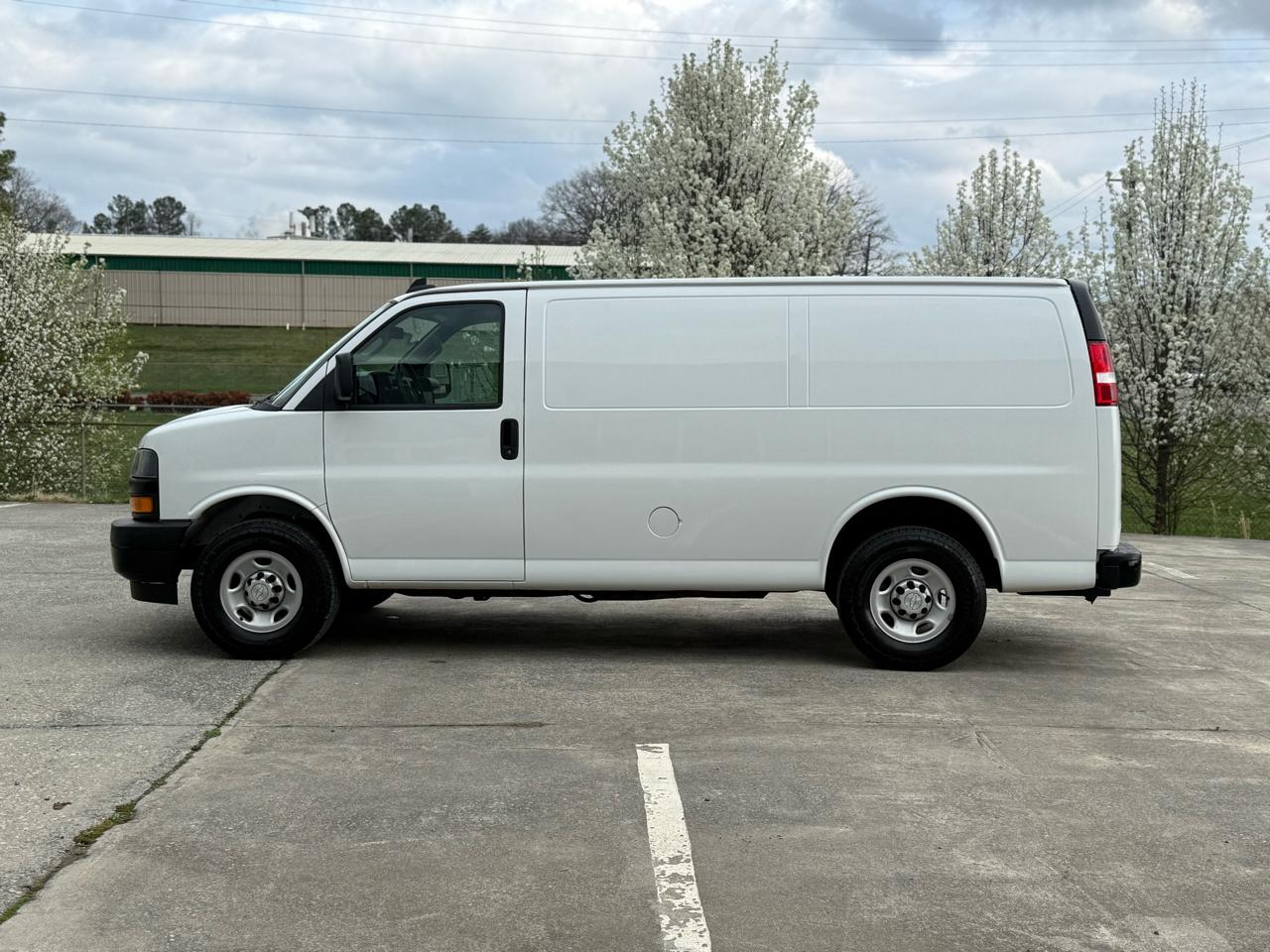 Chevrolet Express Cargo Van RWD 2500 135" 2019