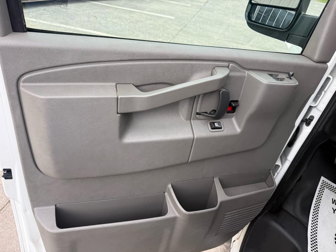 Chevrolet Express Cargo Van RWD 2500 135" 2019