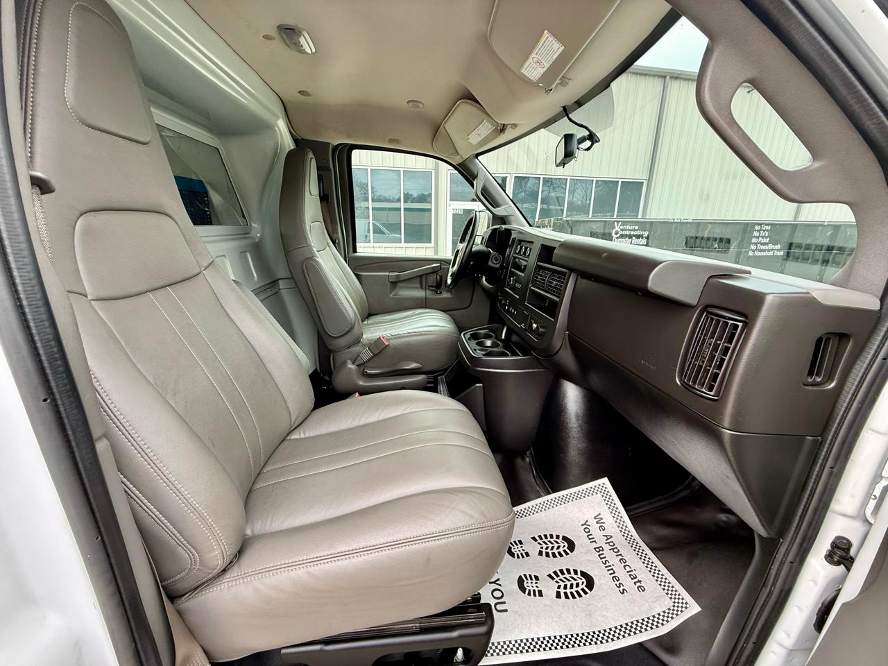 Chevrolet Express Cargo Van RWD 2500 135" 2019