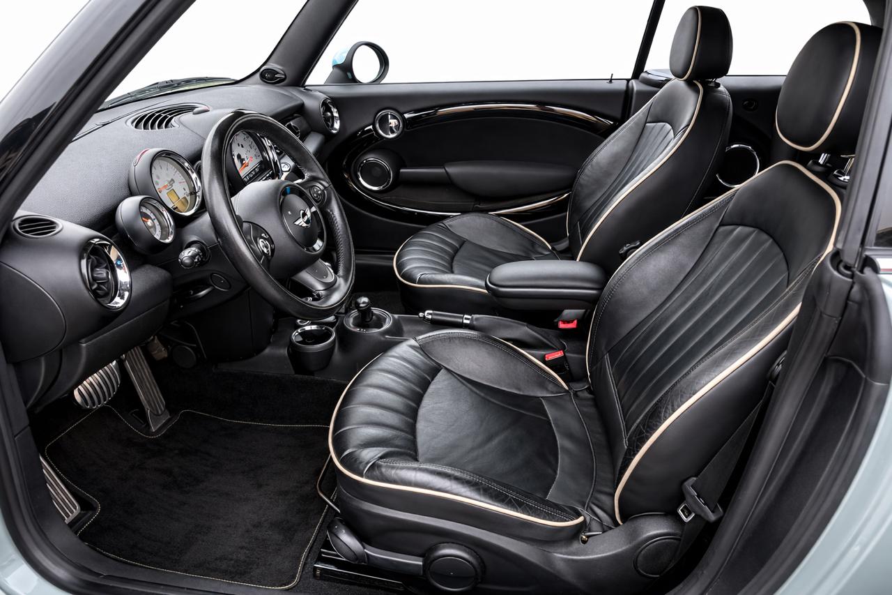 MINI Cooper Convertible  2012