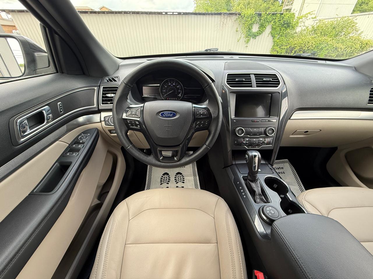 Ford Explorer XLT 4WD 2018