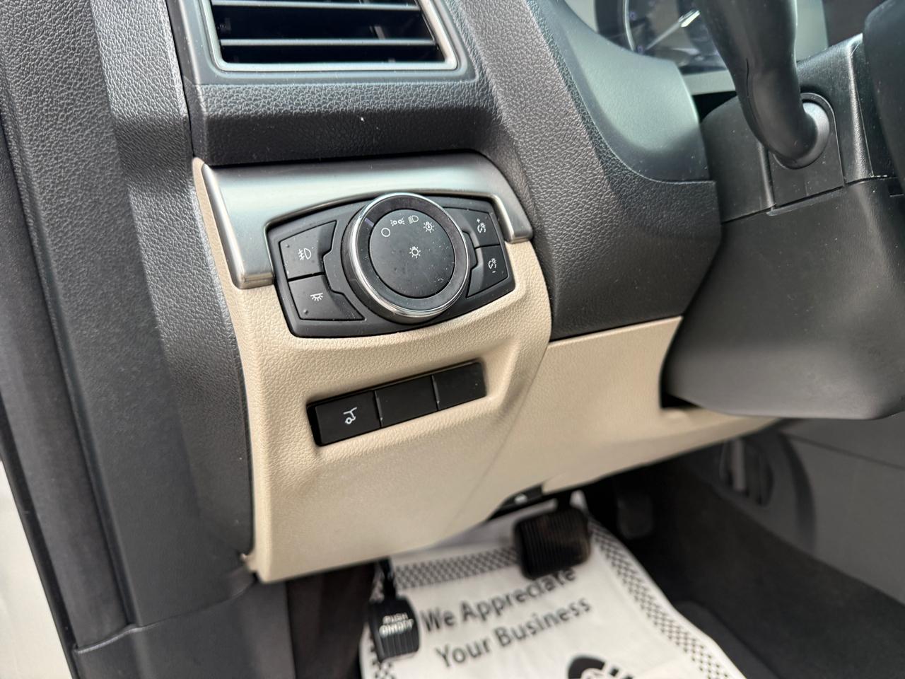 Ford Explorer XLT 4WD 2018
