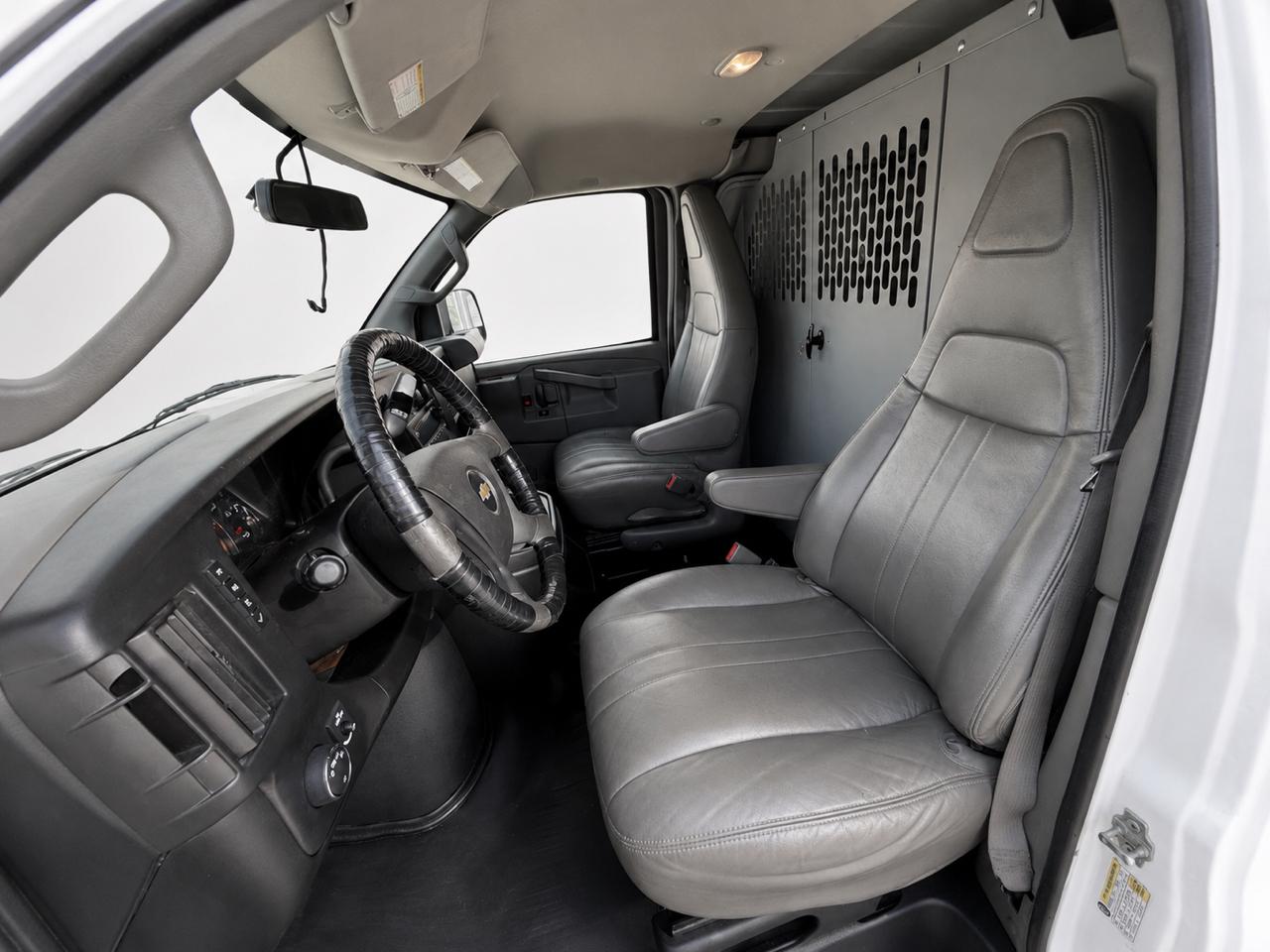 Chevrolet Express Cargo Van RWD 2500 155" 2017