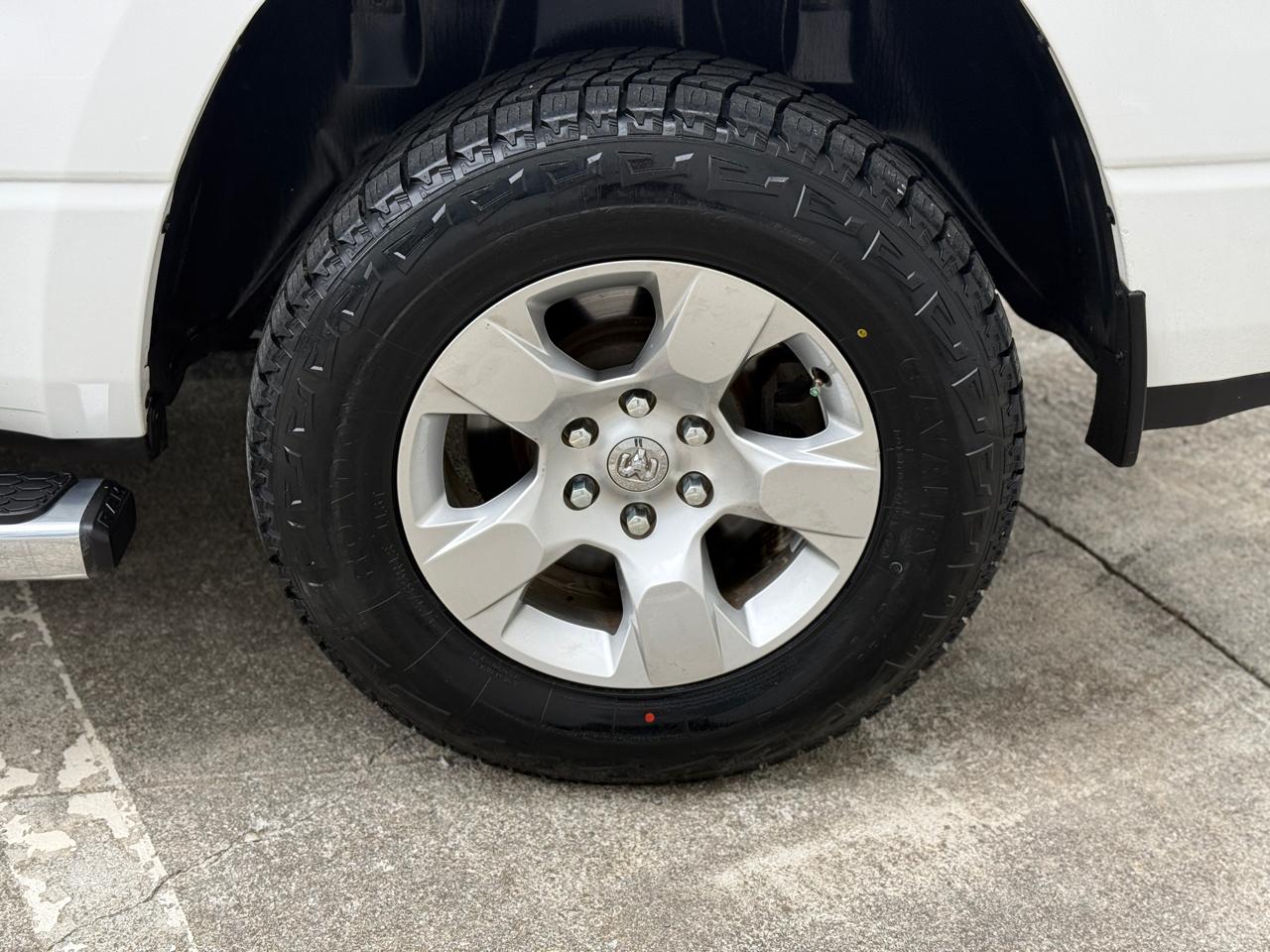 RAM 1500 Big Horn/Lone Star 4x4 Crew Cab 5'7" Box 2019