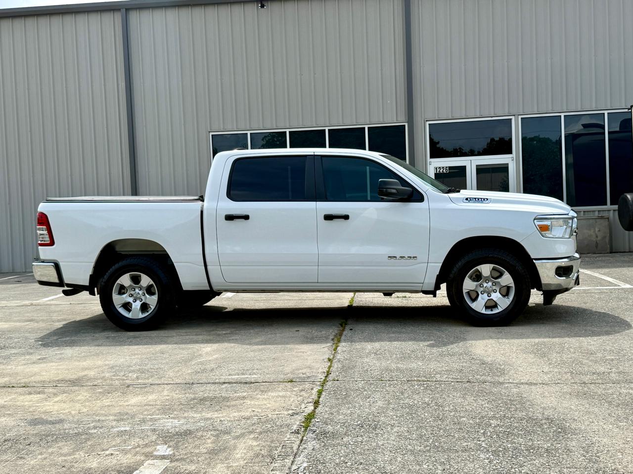 RAM 1500 Big Horn 4x4 Crew Cab 5'7" Box 2023