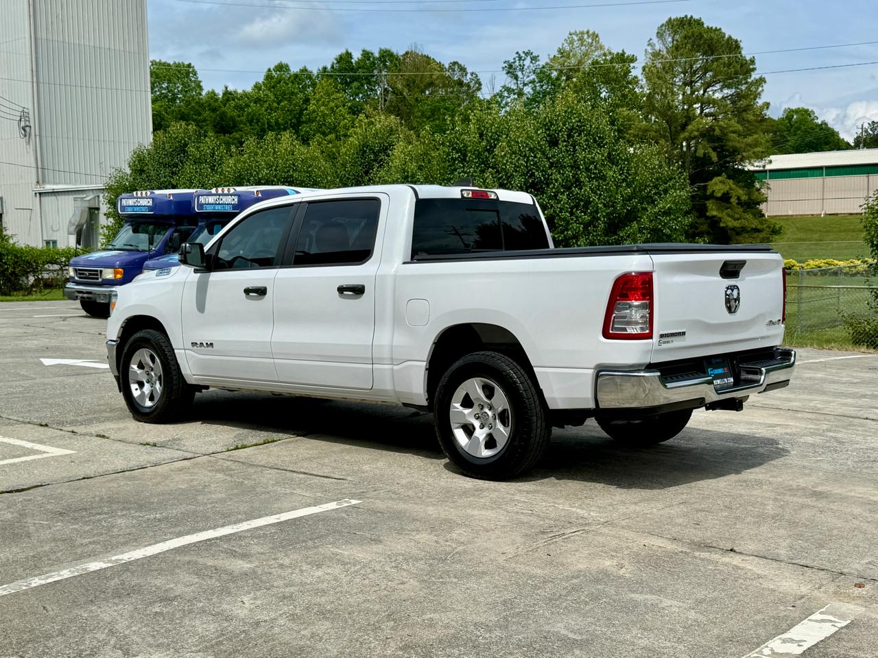 RAM 1500 Big Horn 4x4 Crew Cab 5'7" Box 2023