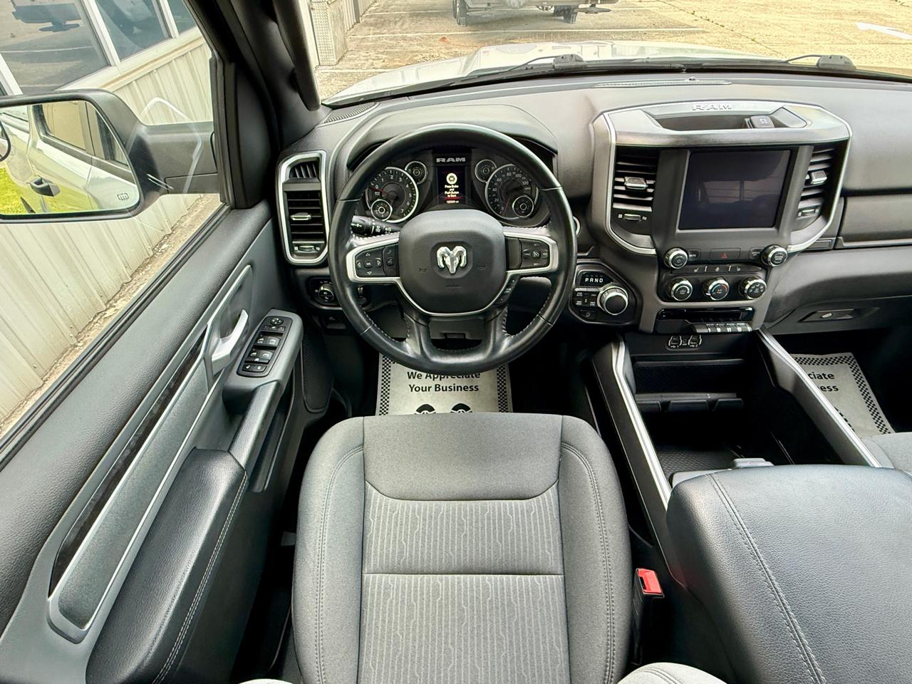 RAM 1500 Big Horn 4x4 Crew Cab 5'7" Box 2023