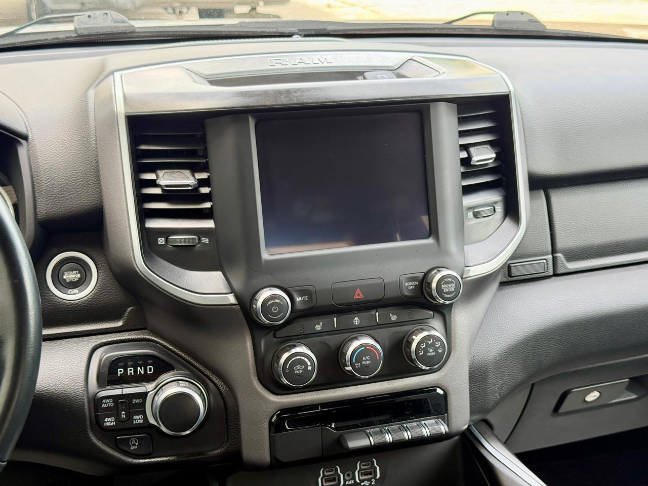 RAM 1500 Big Horn 4x4 Crew Cab 5'7" Box 2023