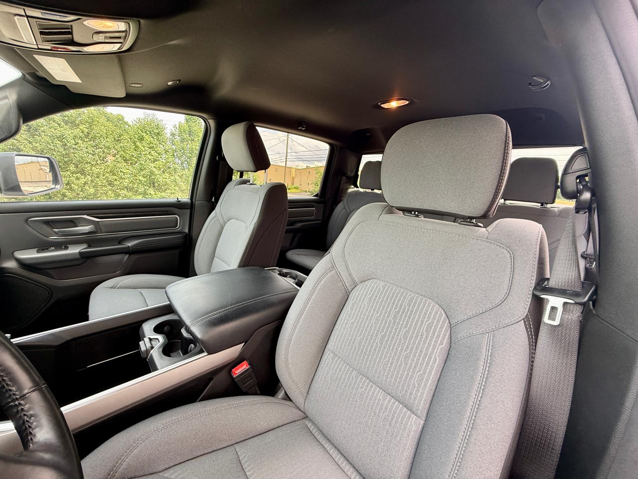RAM 1500 Big Horn 4x4 Crew Cab 5'7" Box 2023