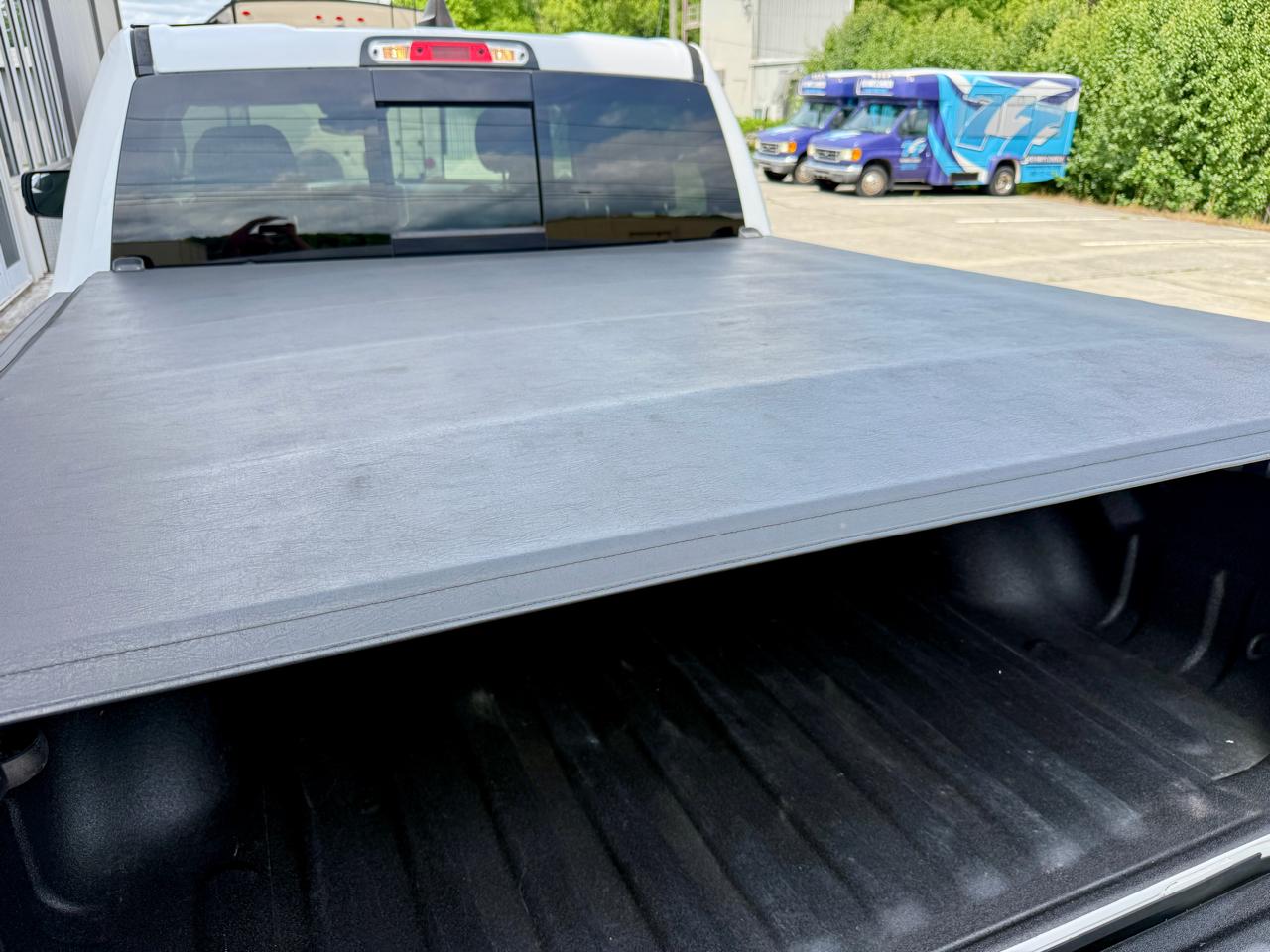 RAM 1500 Big Horn 4x4 Crew Cab 5'7" Box 2023