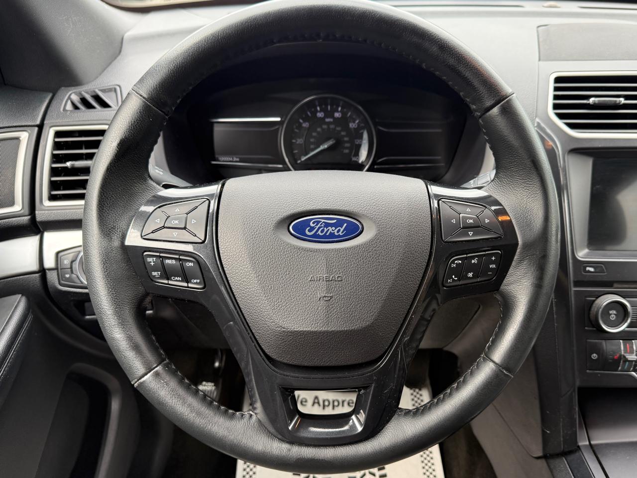 Ford Explorer XLT 4WD 2017