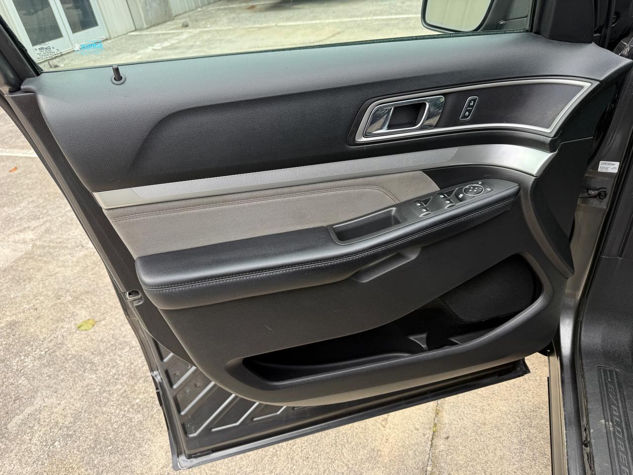 Ford Explorer XLT 4WD 2017