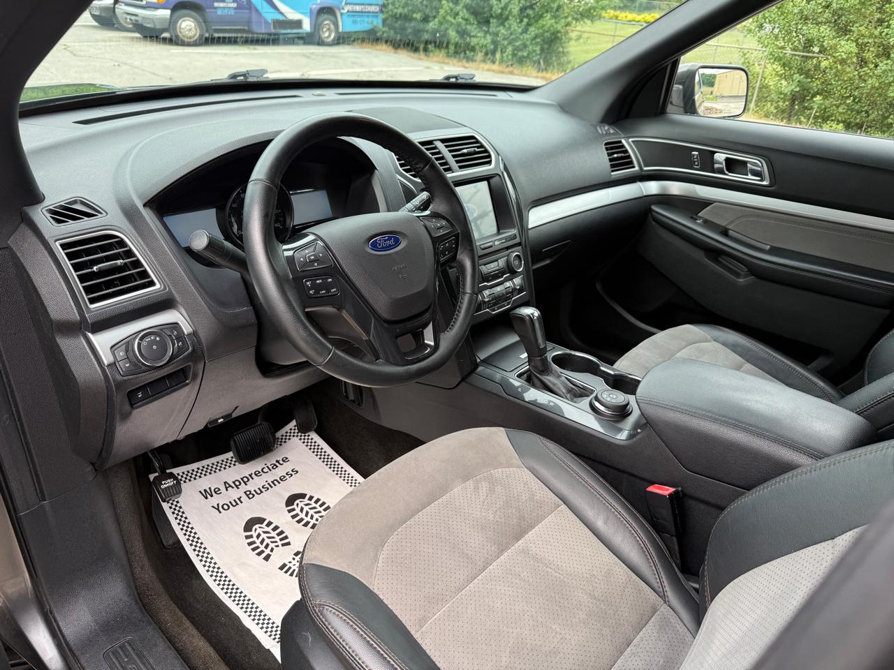 Ford Explorer XLT 4WD 2017