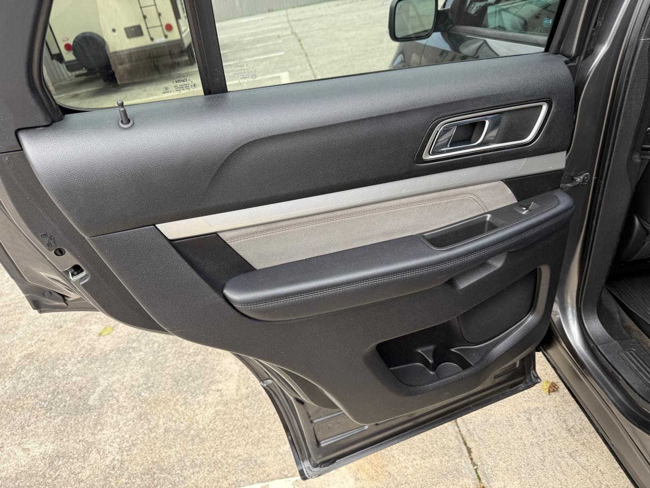 Ford Explorer XLT 4WD 2017