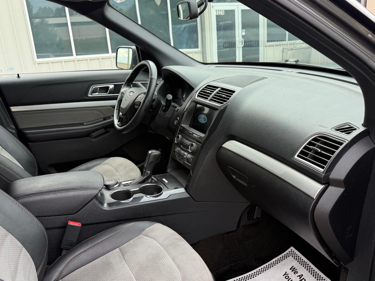 Ford Explorer XLT 4WD 2017