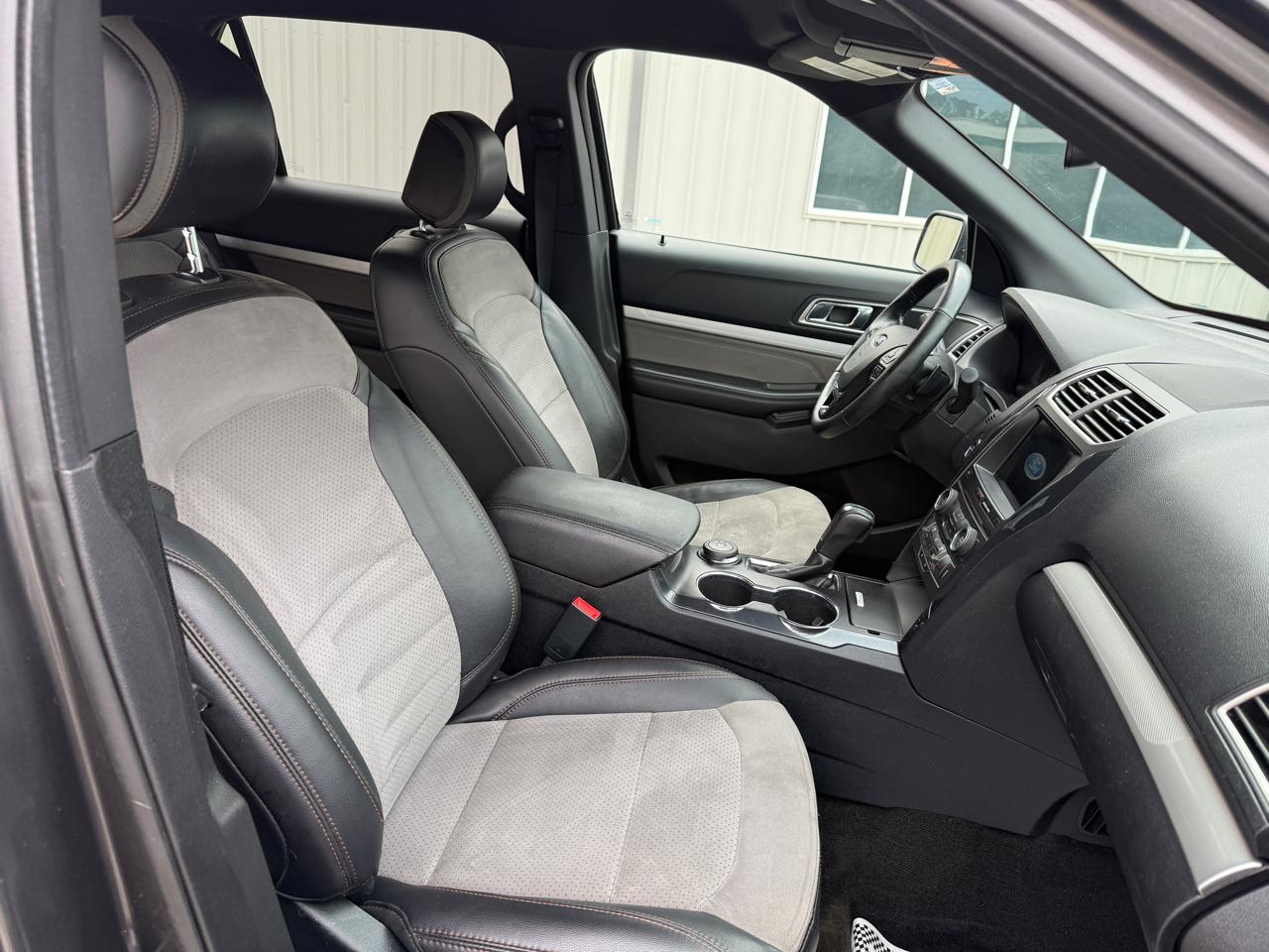 Ford Explorer XLT 4WD 2017