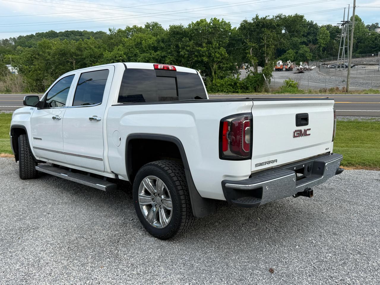 GMC Sierra 1500 4WD Crew Cab 143.5" SLT 2018
