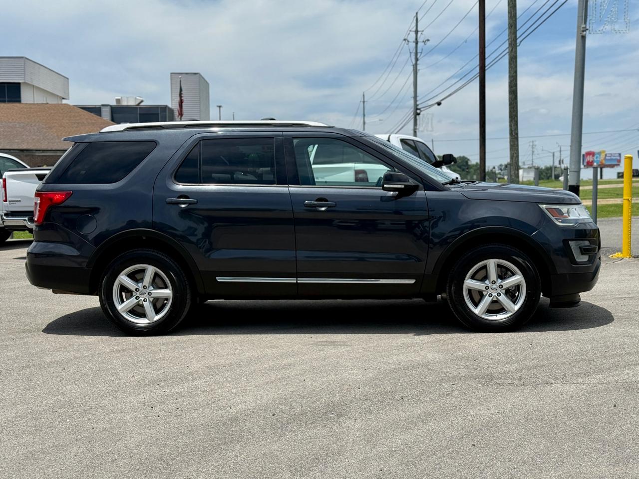 Ford Explorer XLT 4WD 2017