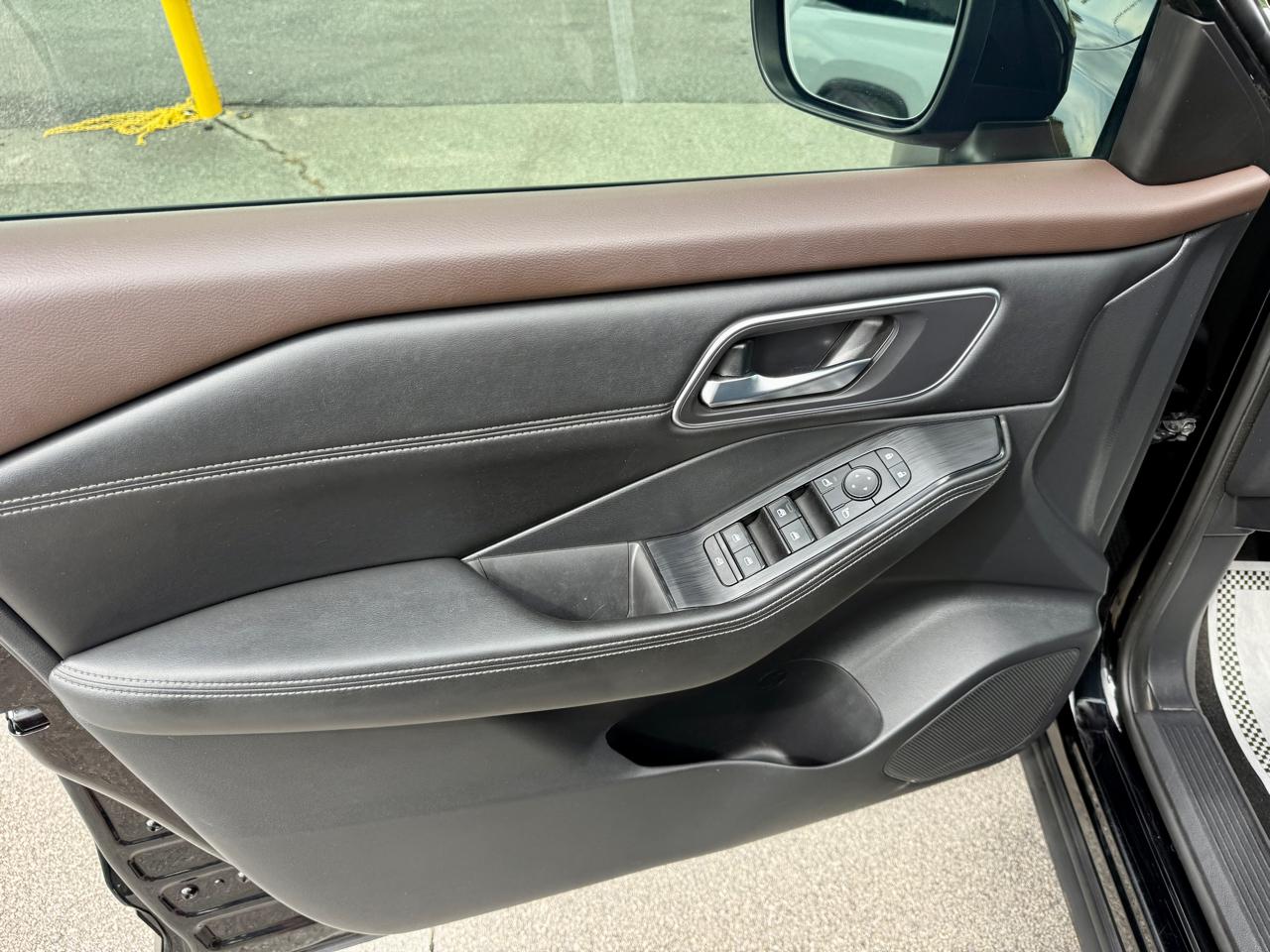 Nissan Rogue  2021