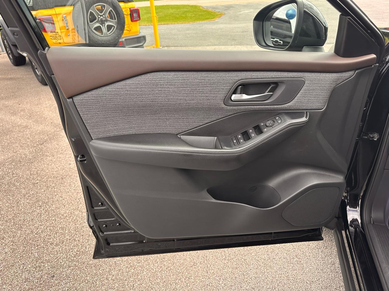 Nissan Rogue  2023