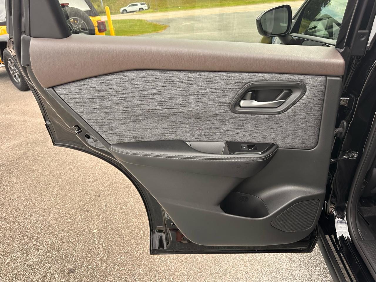 Nissan Rogue  2023