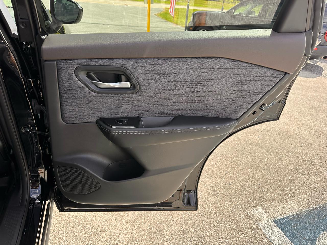 Nissan Rogue  2023