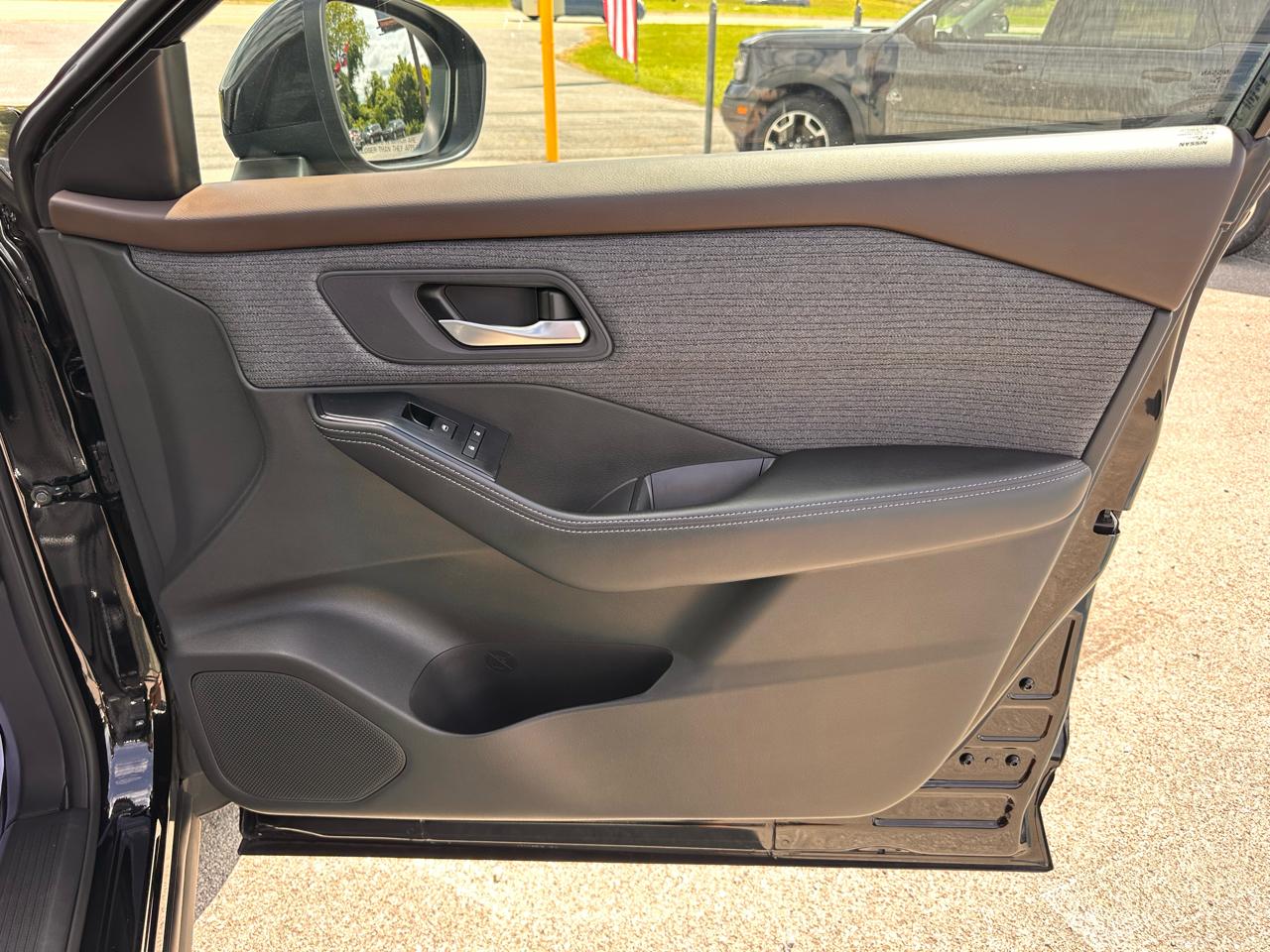 Nissan Rogue  2023